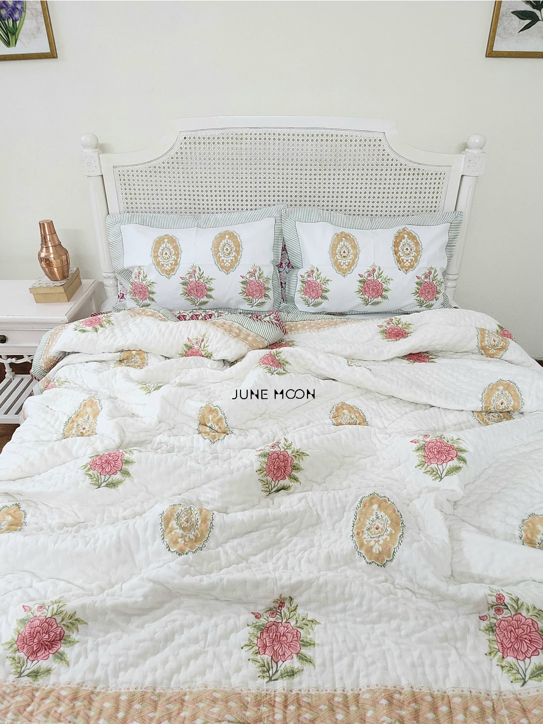 Gulab Mahal - Set of Quilt &amp; Bedsheet