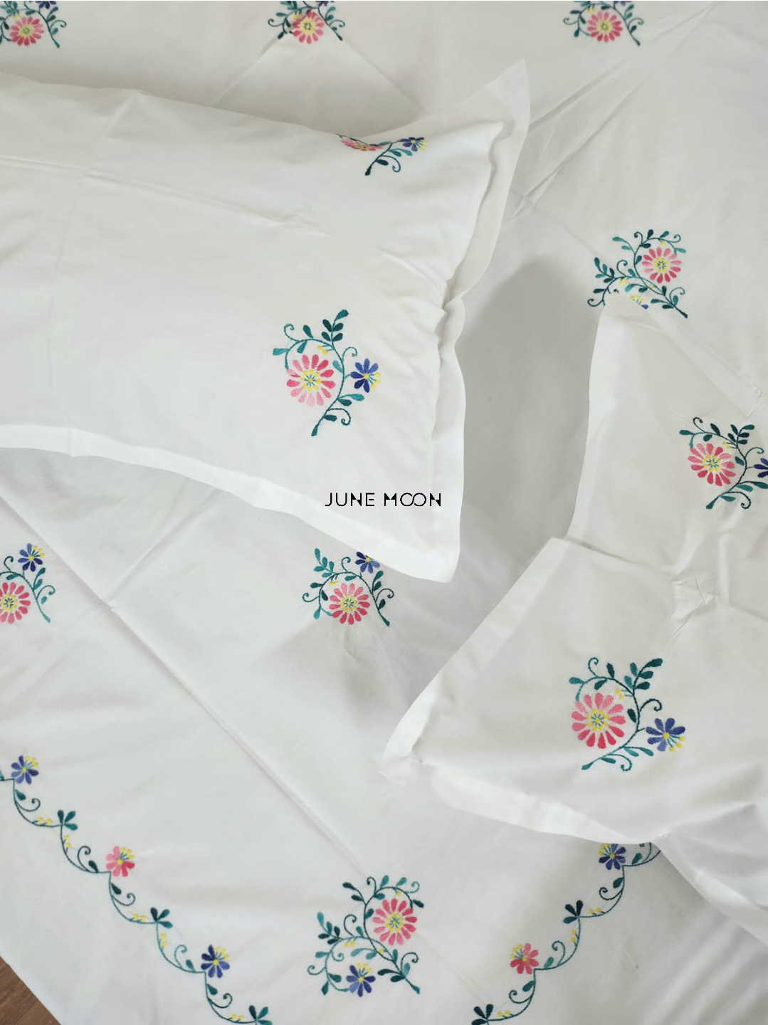 Sophia - Embroidered Bedsheet Set