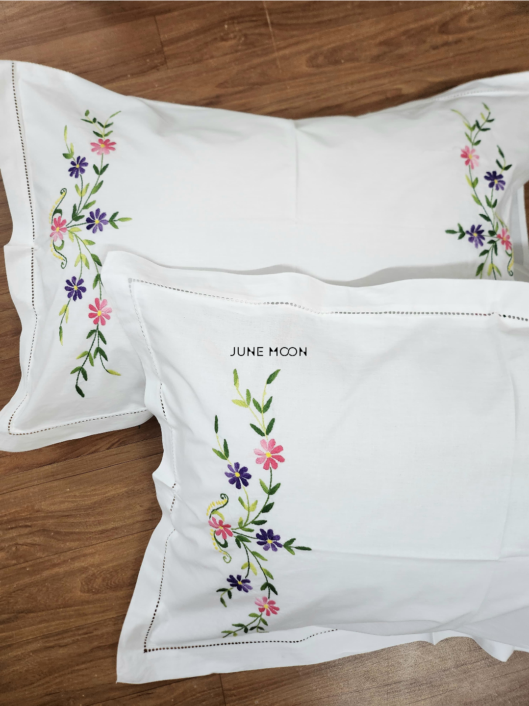 Bella - Set Of 2 Embroidered Pillow Cases