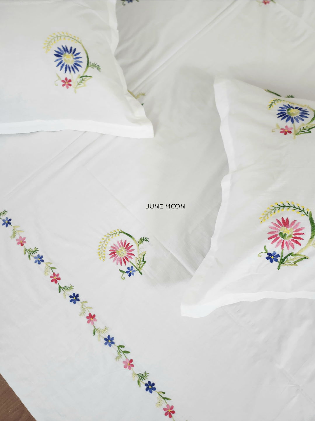 Penelope - Embroidered Bedsheet Set