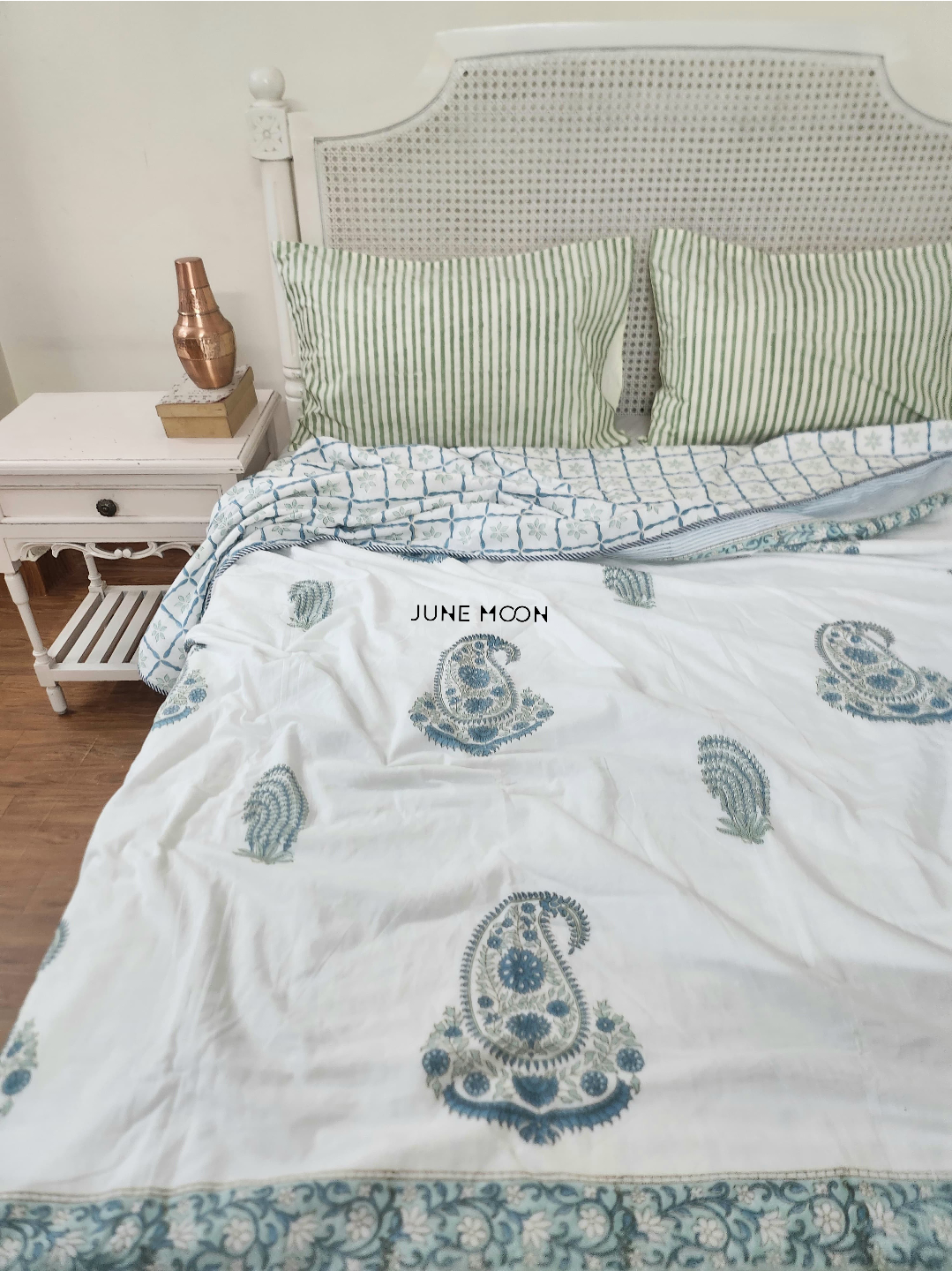 Midnight In Milan - Set of Dohar &amp; Bedsheet