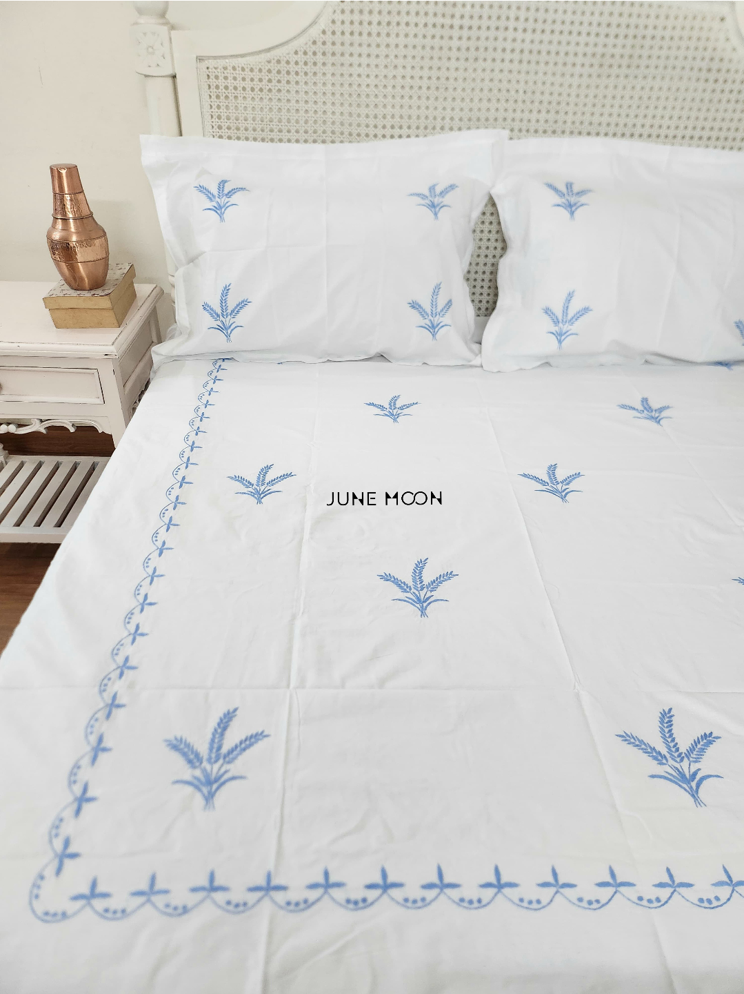 Alice - Embroidered Bedsheet Set