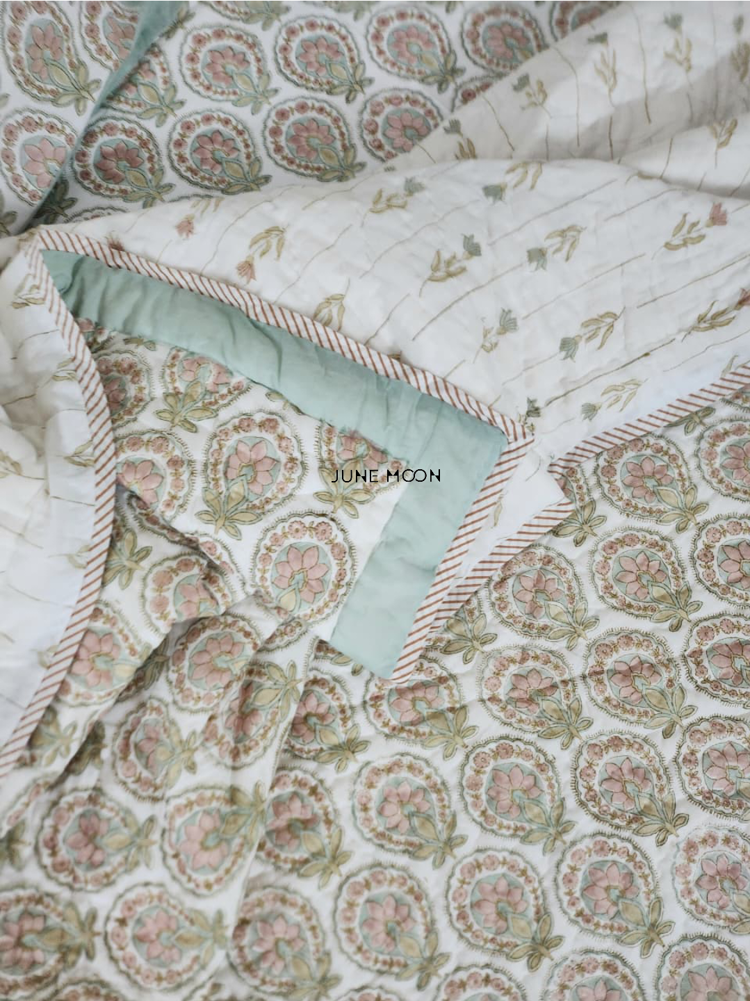 Summer House - Set of Quilt &amp; Bedsheet