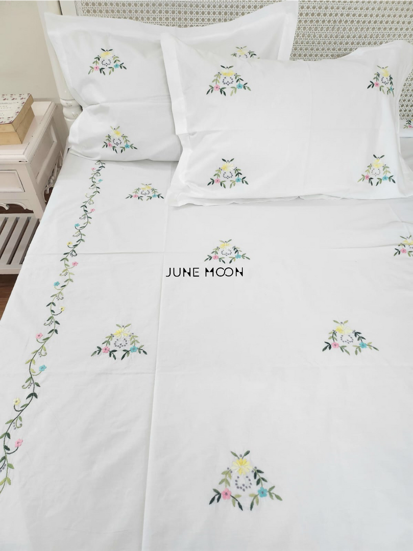 Penelope - Embroidered Bedsheet Set