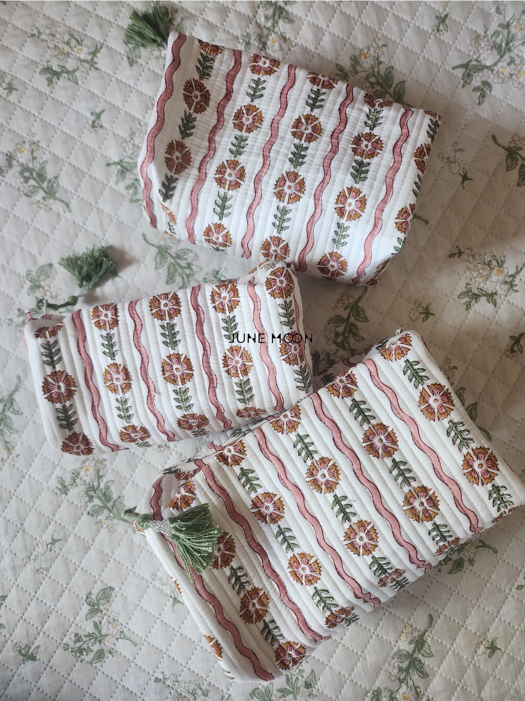 Naveli - Set of 3 Cosmetic Bags