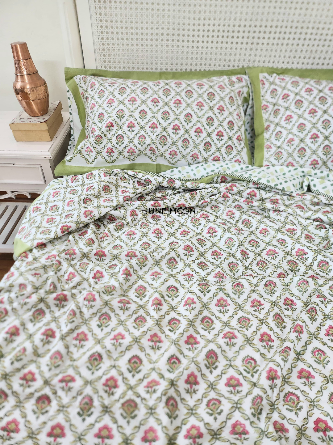 Manmohini - Set of Dohar &amp; Bedsheet