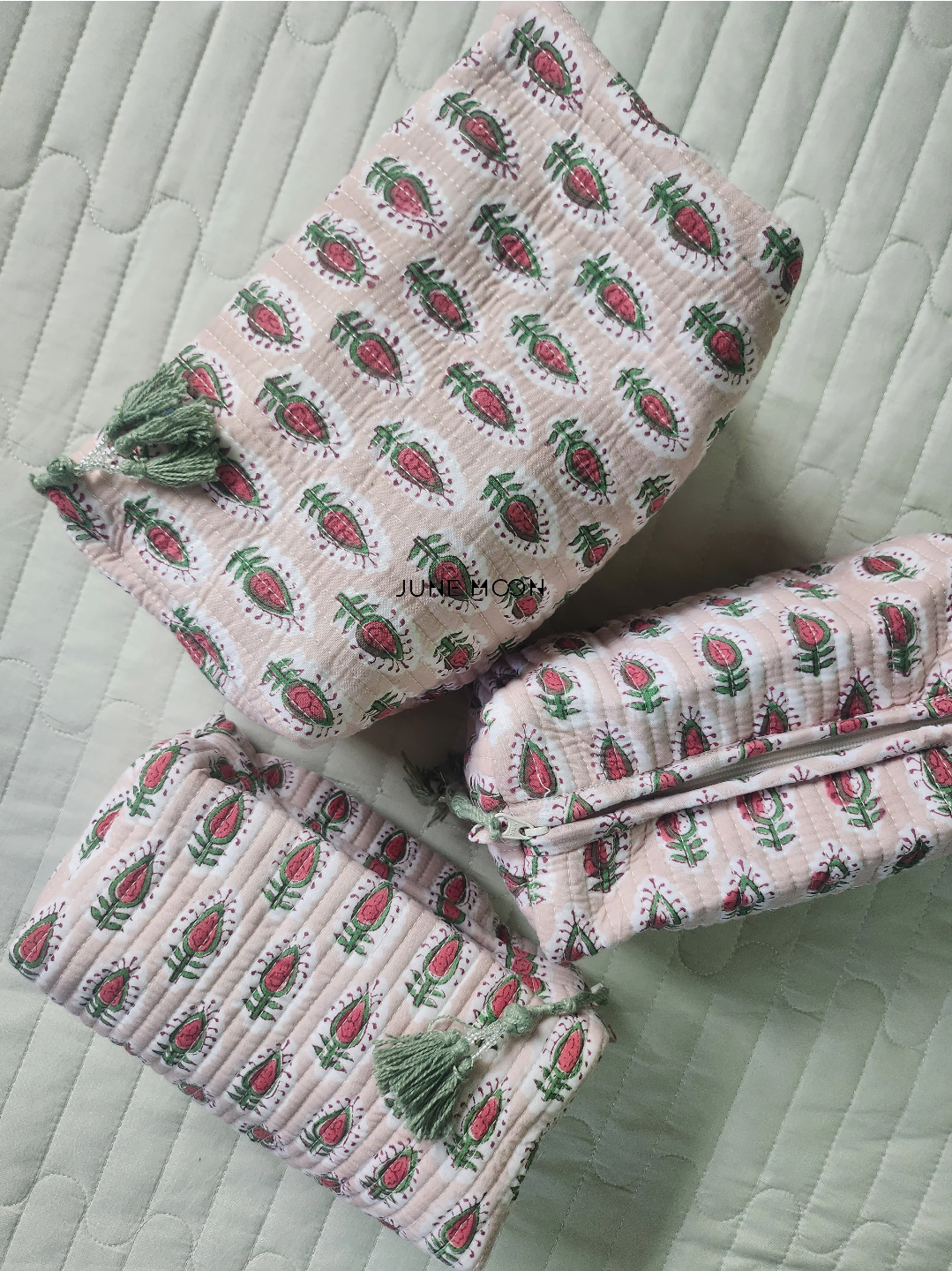 Naveli - Set of 3 Cosmetic Bags