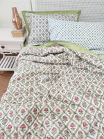 Load image into Gallery viewer, Manmohini - Set of Quilt &amp; Bedsheet