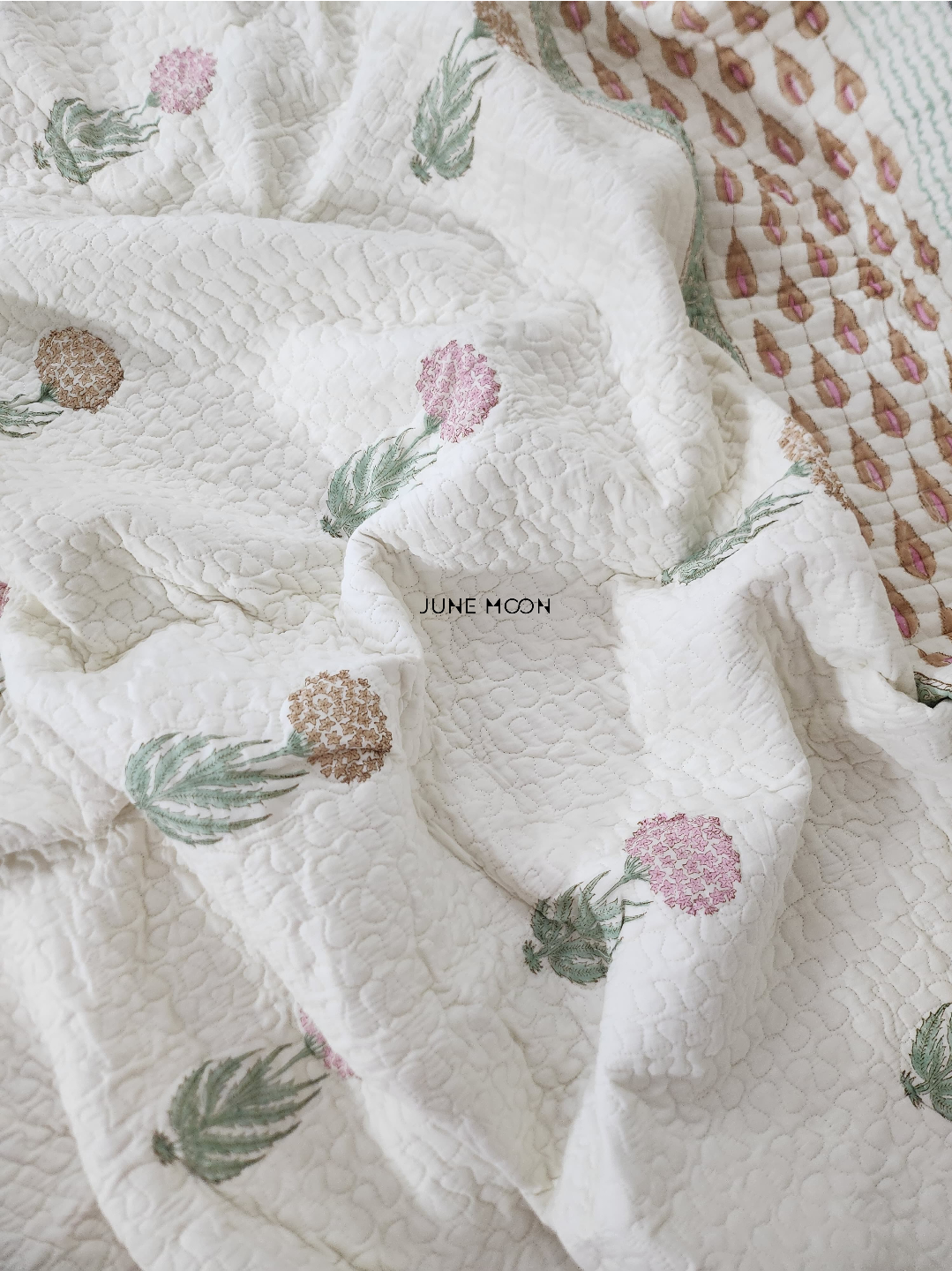 Geeli Mitti - Quilted Bedcover Set