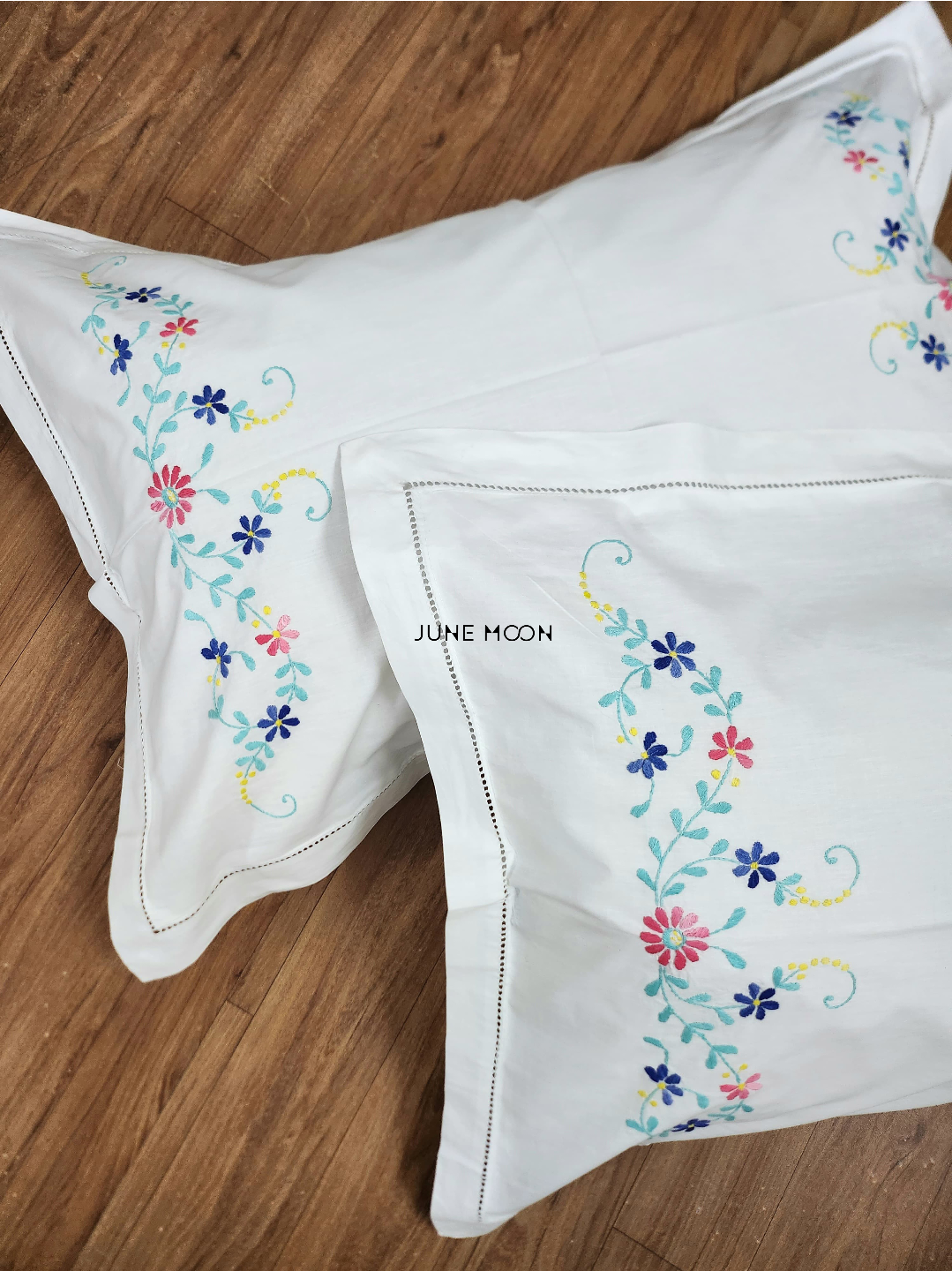 Bella - Set Of 2 Embroidered Pillow Cases