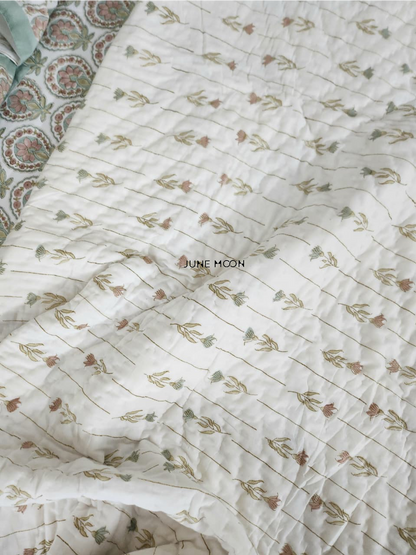 Summer House - Set of Quilt &amp; Bedsheet