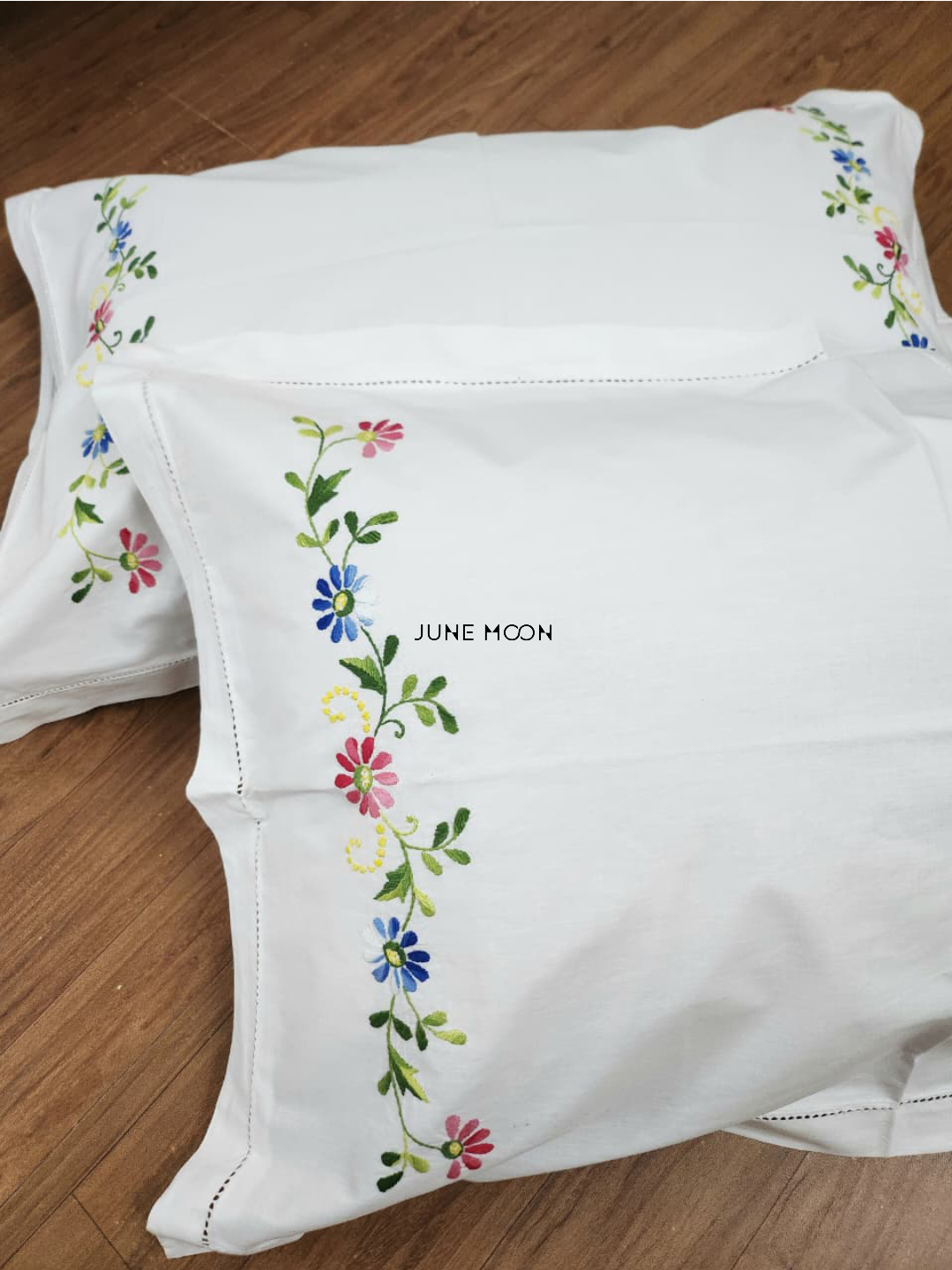 Bella - Set Of 2 Embroidered Pillow Cases