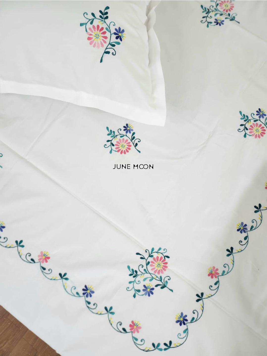 Sophia - Embroidered Bedsheet Set