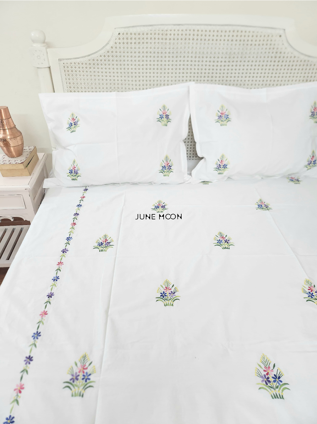 Beatrice - Embroidered Bedsheet Set