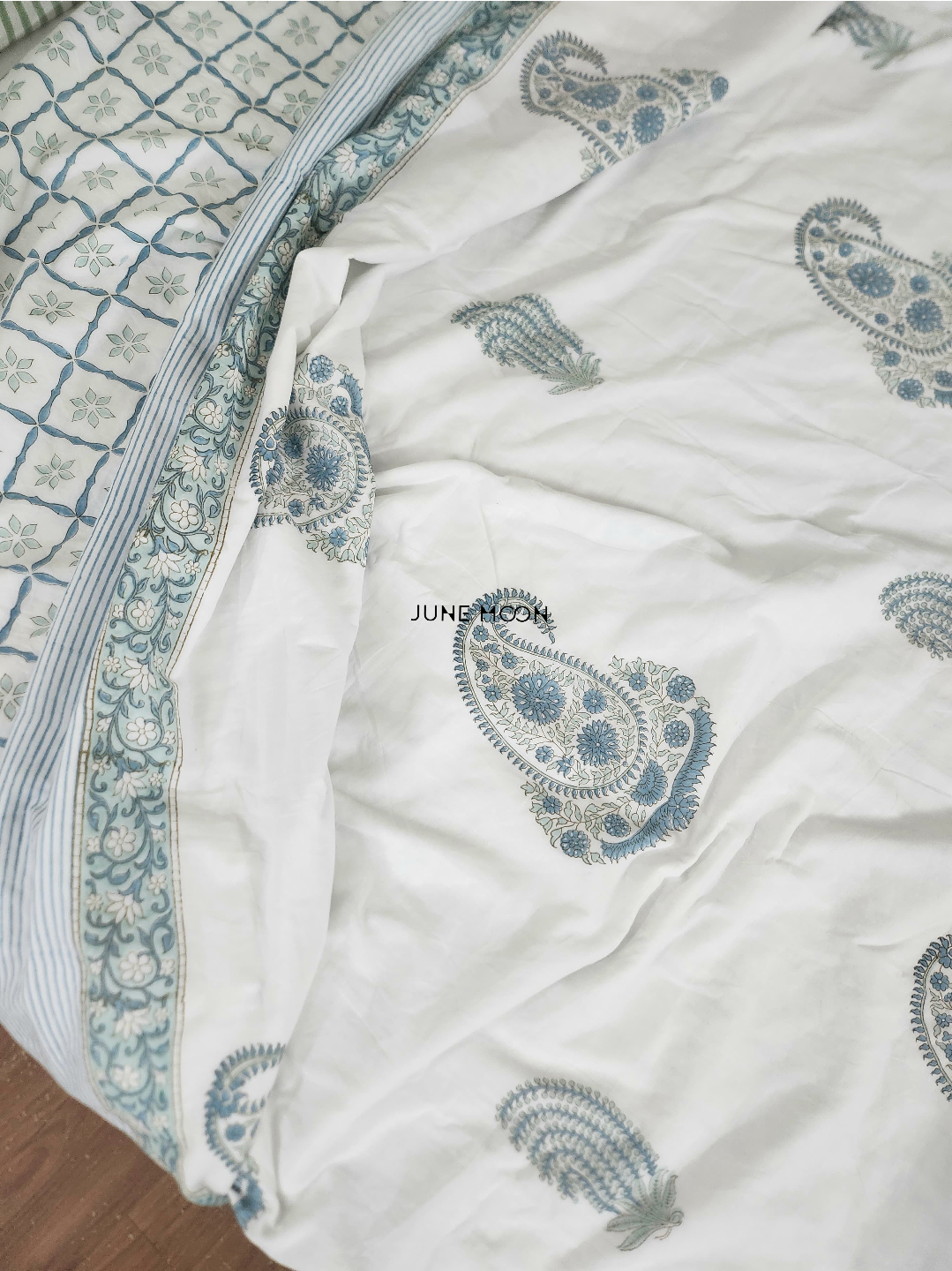 Midnight In Milan - Set of Dohar &amp; Bedsheet
