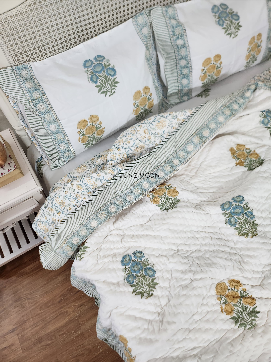 Vintage Whisper - Set of 2 Single Quilts