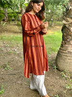 Load image into Gallery viewer, Sukoon - Cotton High-Low Kurta
