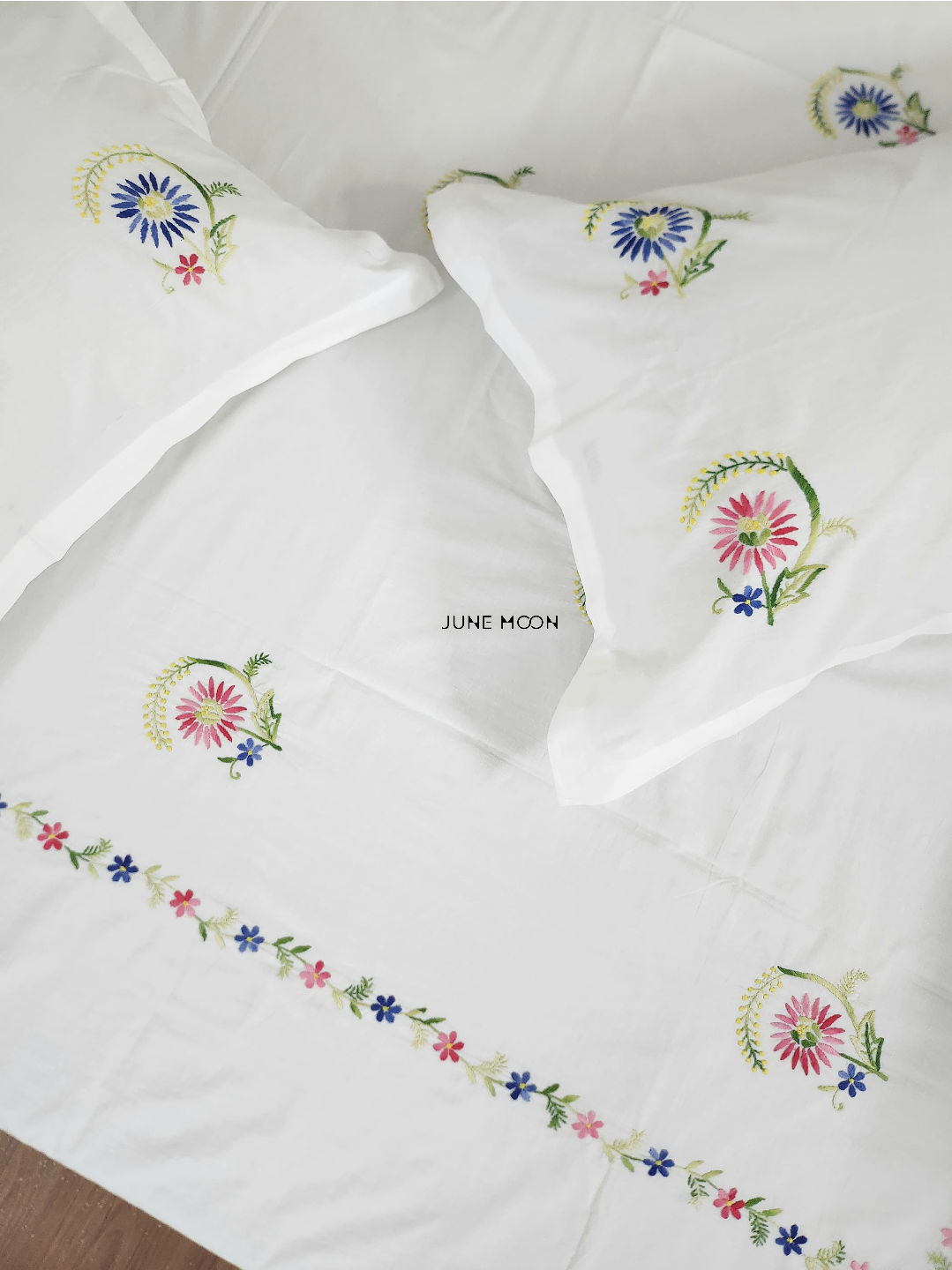 Penelope - Embroidered Bedsheet Set