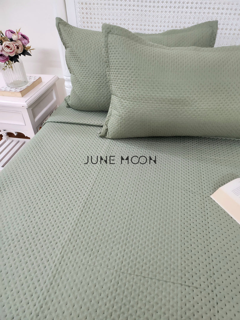 Jahaan - Quilted Bedcover Set