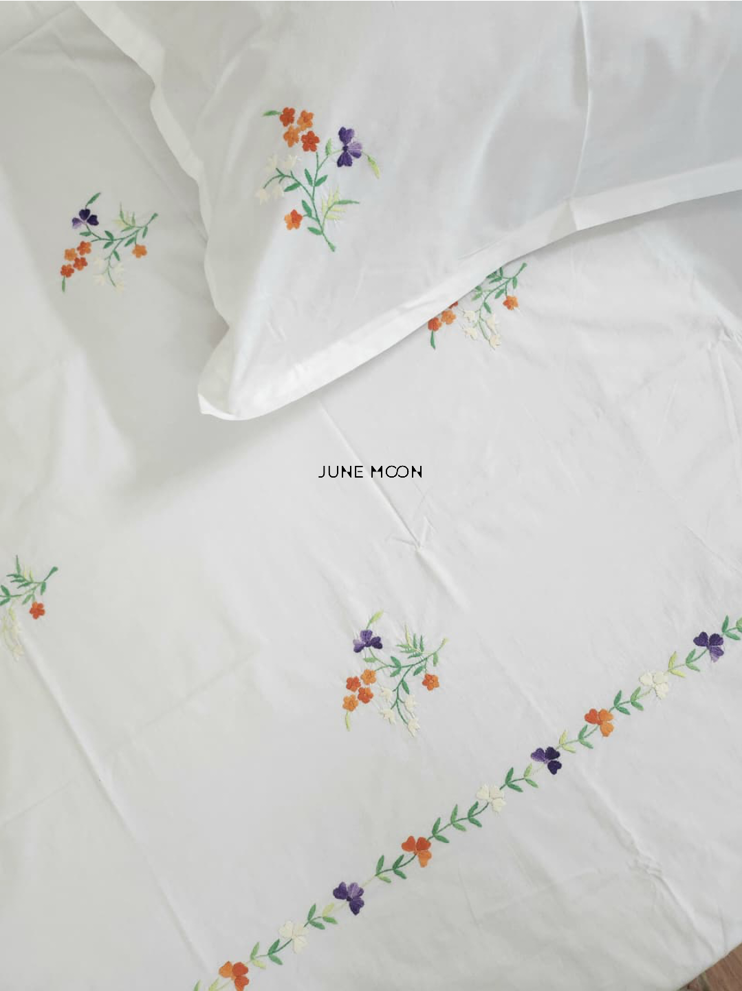 Amelia - Embroidered Bedsheet Set