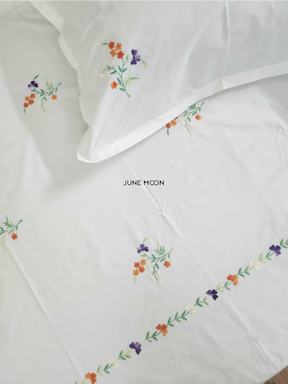 Amelia - Embroidered Bedsheet Set