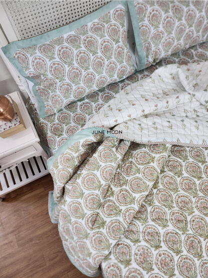 Summer House - Set of Quilt &amp; Bedsheet