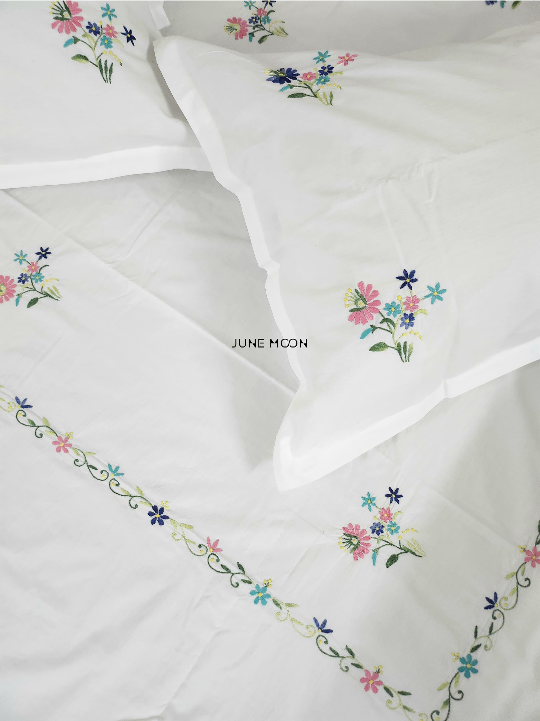 Shirley - Embroidered Bedsheet Set