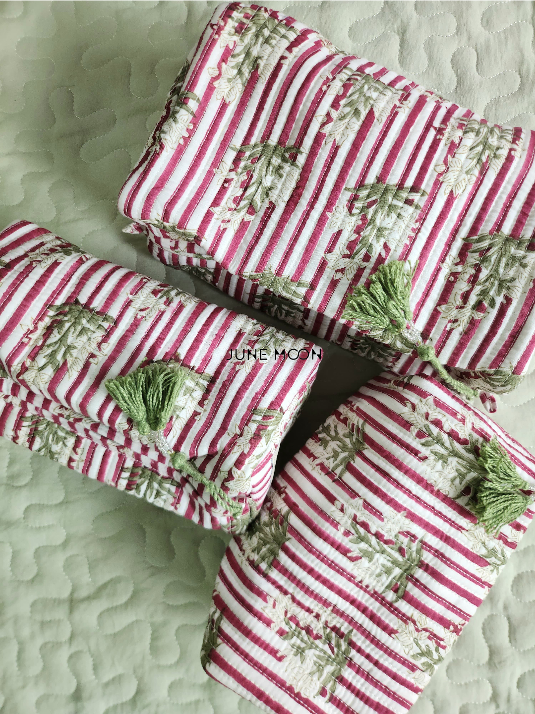 Naveli - Set of 3 Cosmetic Bags