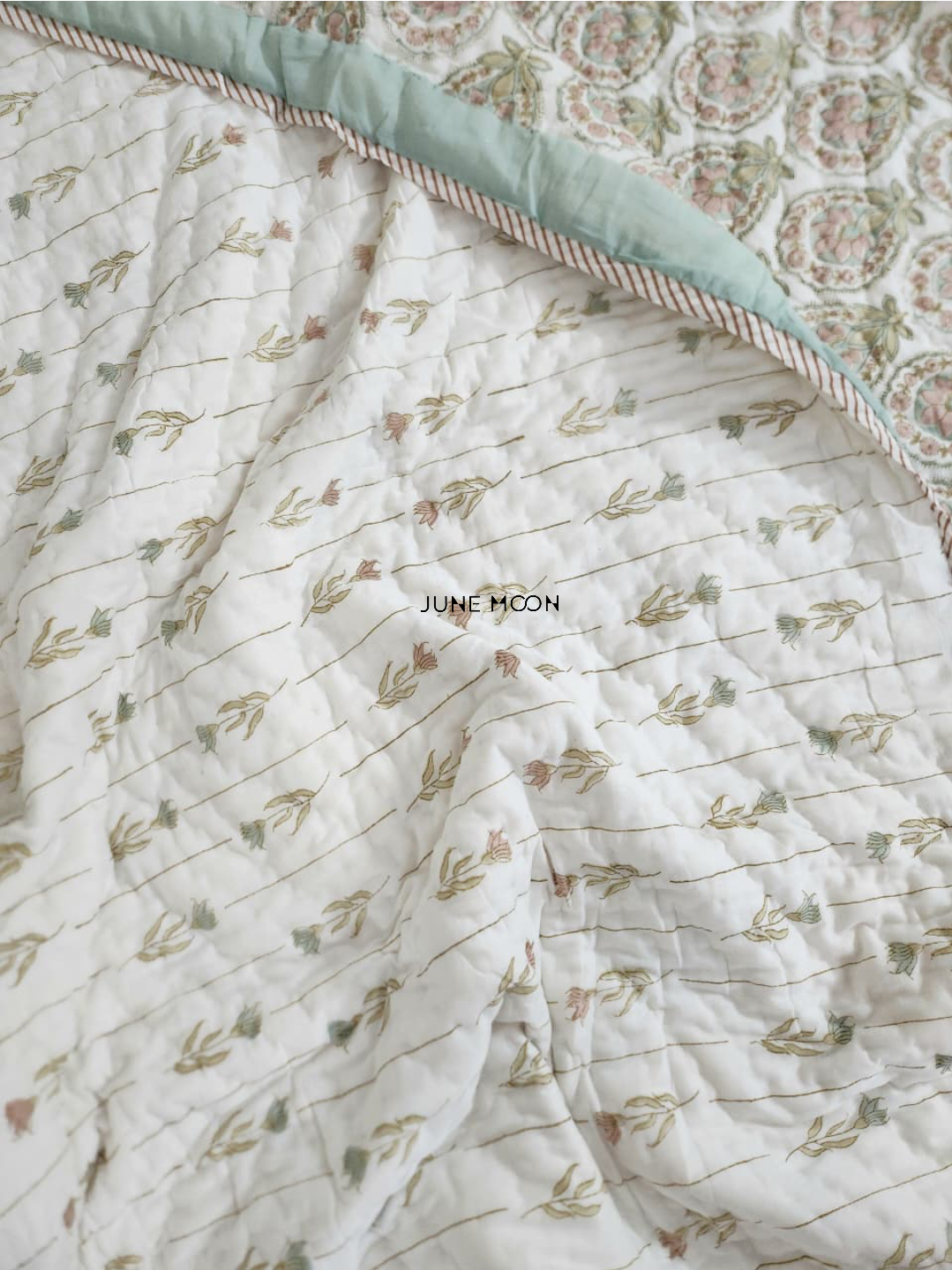 Summer House - Set of Quilt &amp; Bedsheet