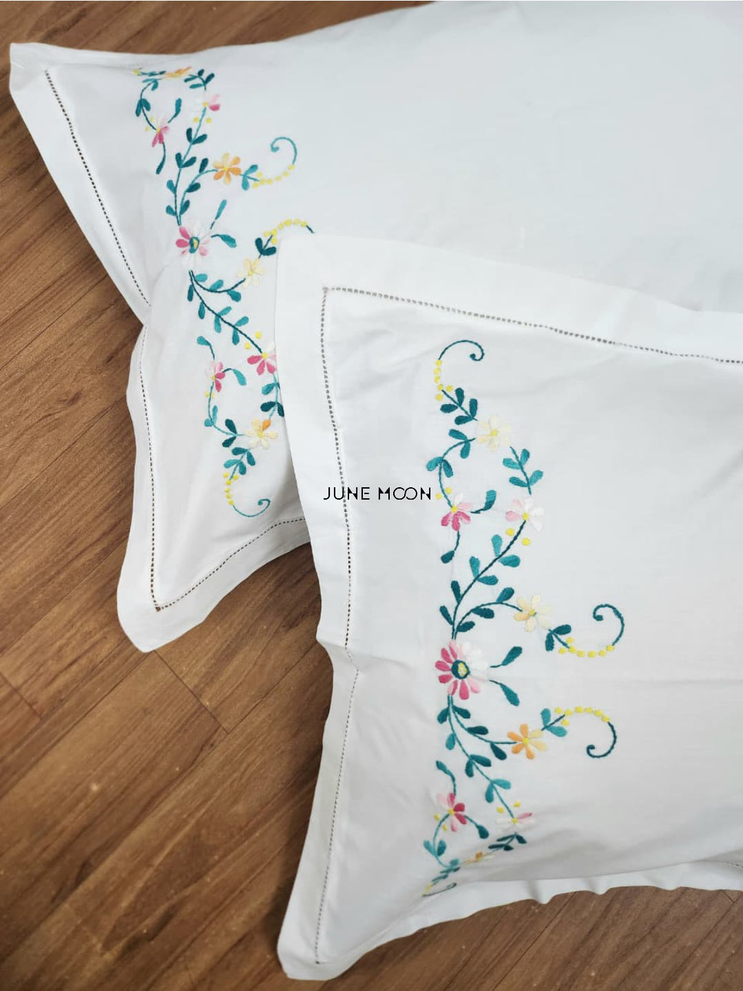 Bella - Set Of 2 Embroidered Pillow Cases