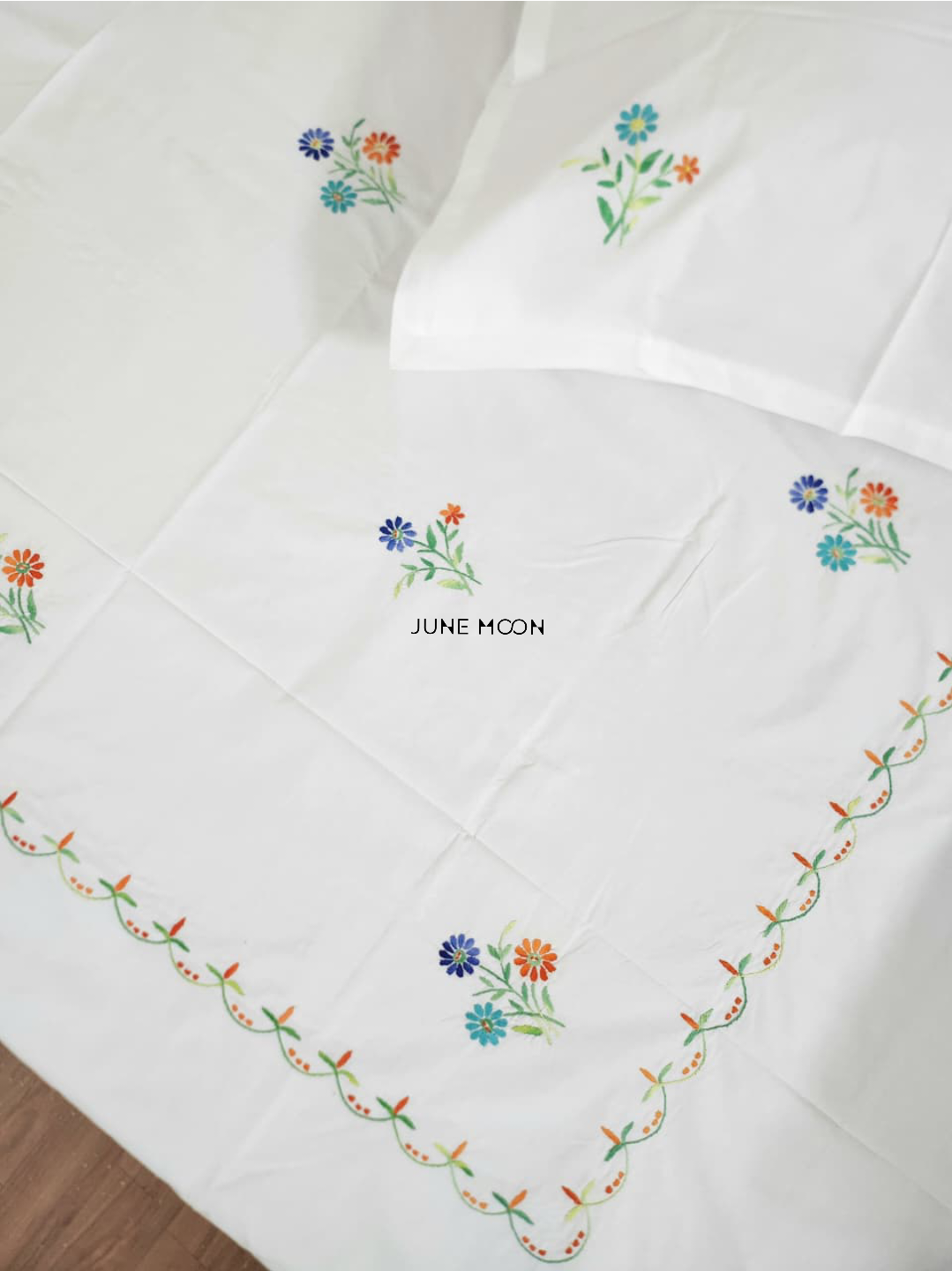 Orabella - Embroidered Bedsheet Set