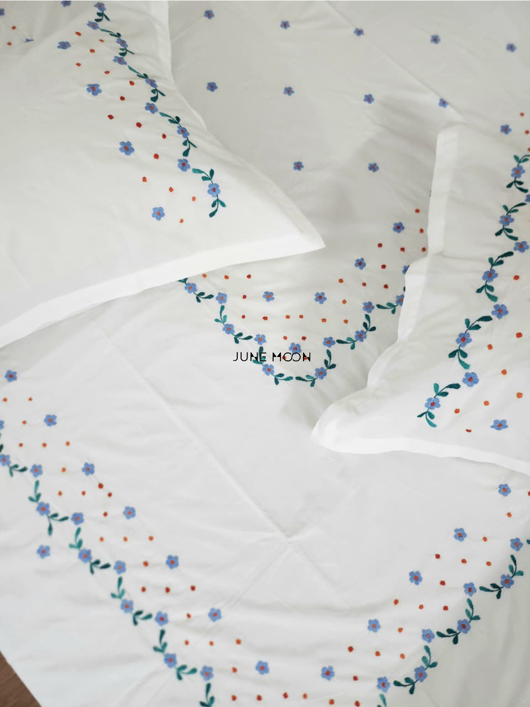 Freda - Embroidered Bedsheet Set
