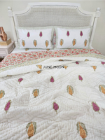 Load image into Gallery viewer, Golden Oak - Set of Quilt &amp; Bedsheet

