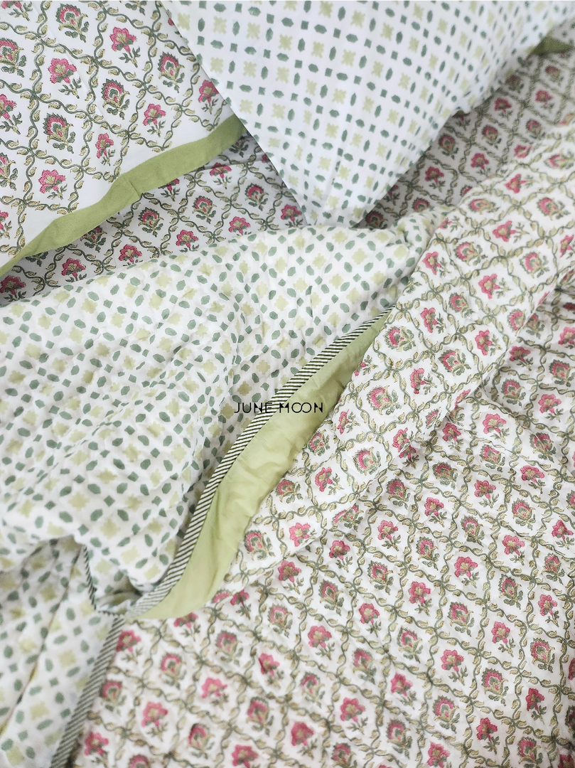 Manmohini - Set of Quilt & Bedsheet