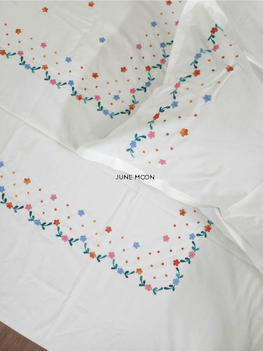 Amberly - Embroidered Bedsheet Set