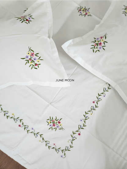 Athena - Embroidered Bedsheet Set