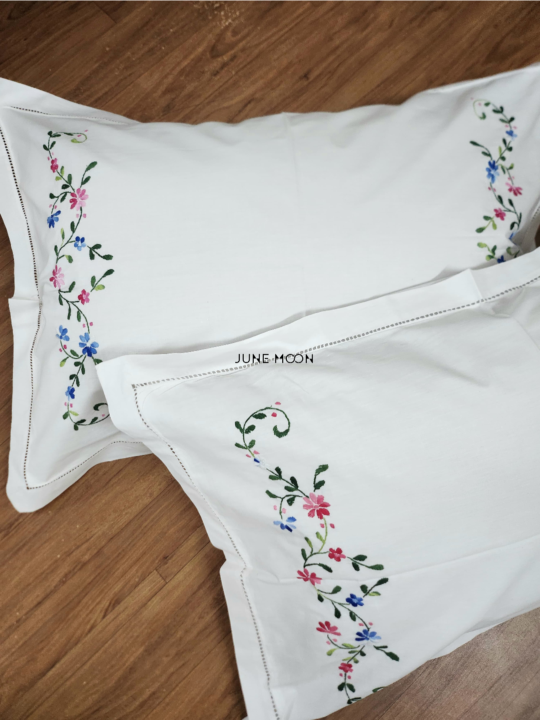 Bella - Set Of 2 Embroidered Pillow Cases