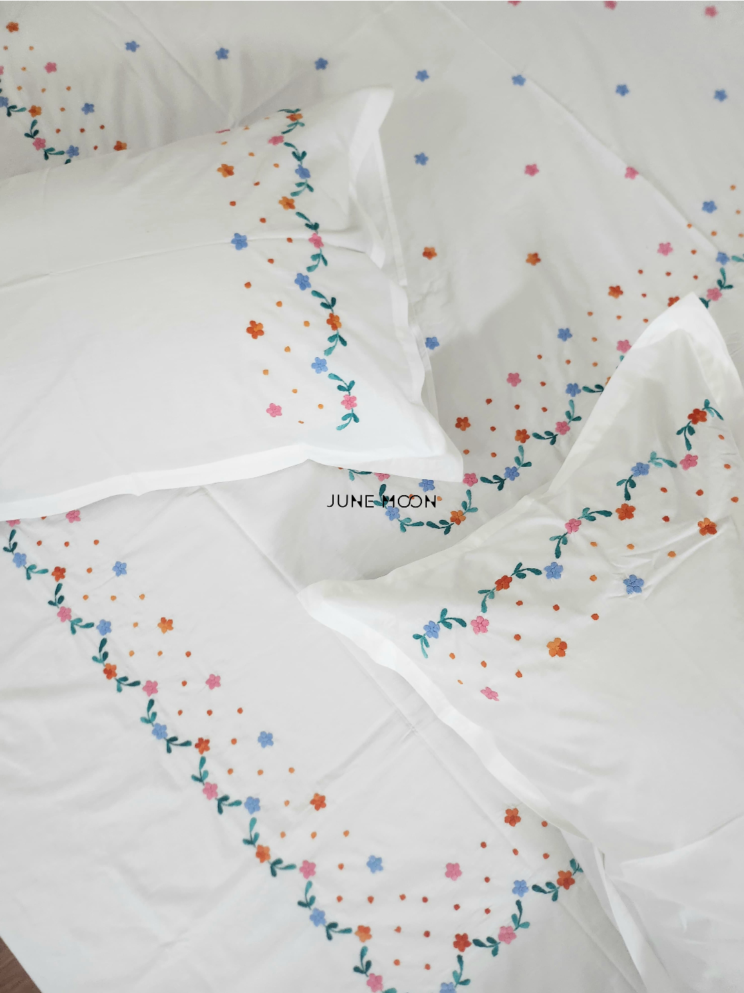 Amberly - Embroidered Bedsheet Set