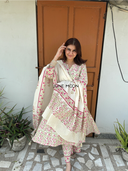 Dilnaaz - Block Printed Suit Set (Kurta, Pants &amp; Dupatta)