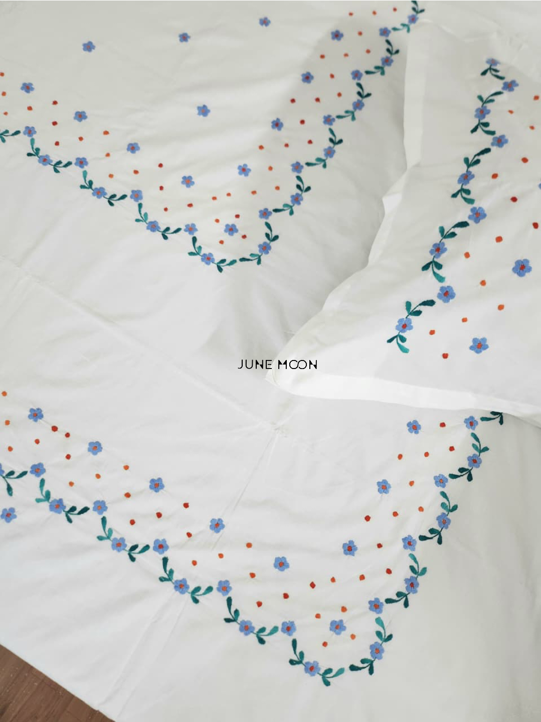 Freda - Embroidered Bedsheet Set