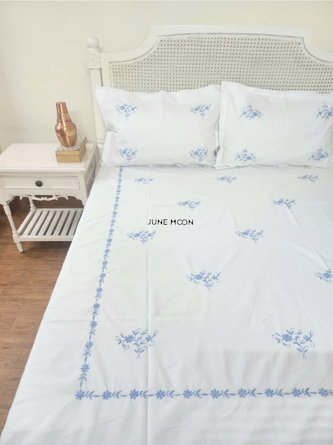Bella - Embroidered Bedsheet Set