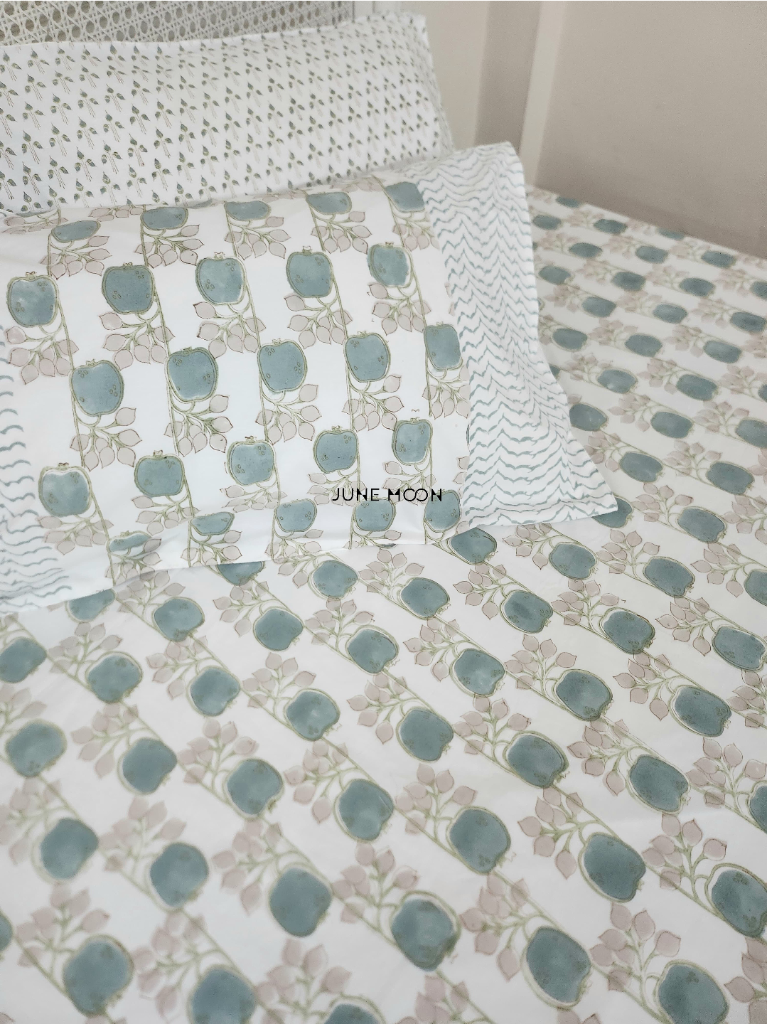 Zehnaseeb - Block Printed Bedsheet Set