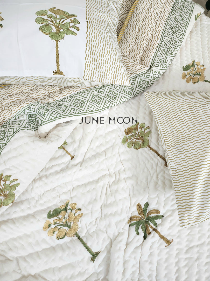 Sultry Greens - Set of Quilt & Bedsheet