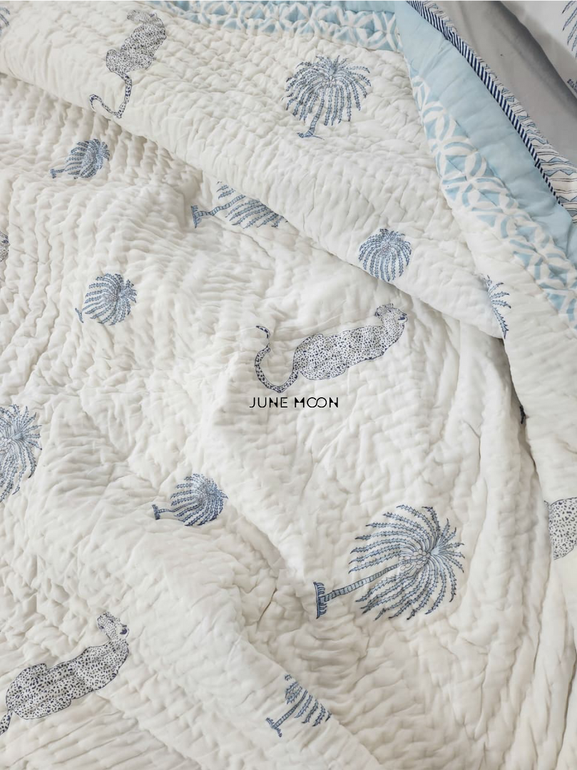 Regal Retreat - Set of Quilt & Bedsheet