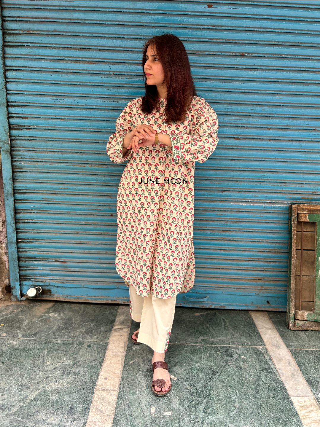 Nafeesa - Loose Fit Kurta With Pants