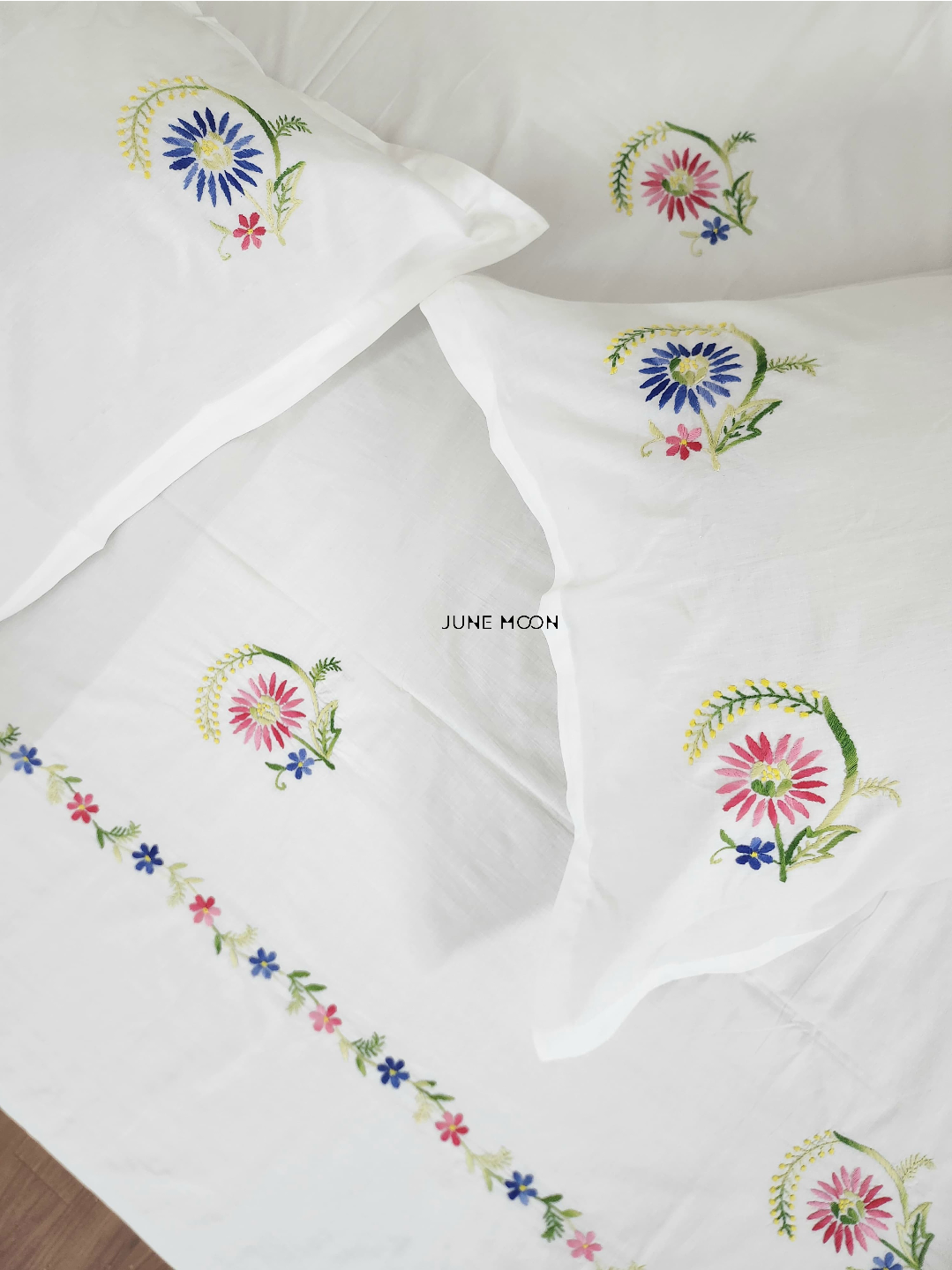 Penelope - Embroidered Bedsheet Set