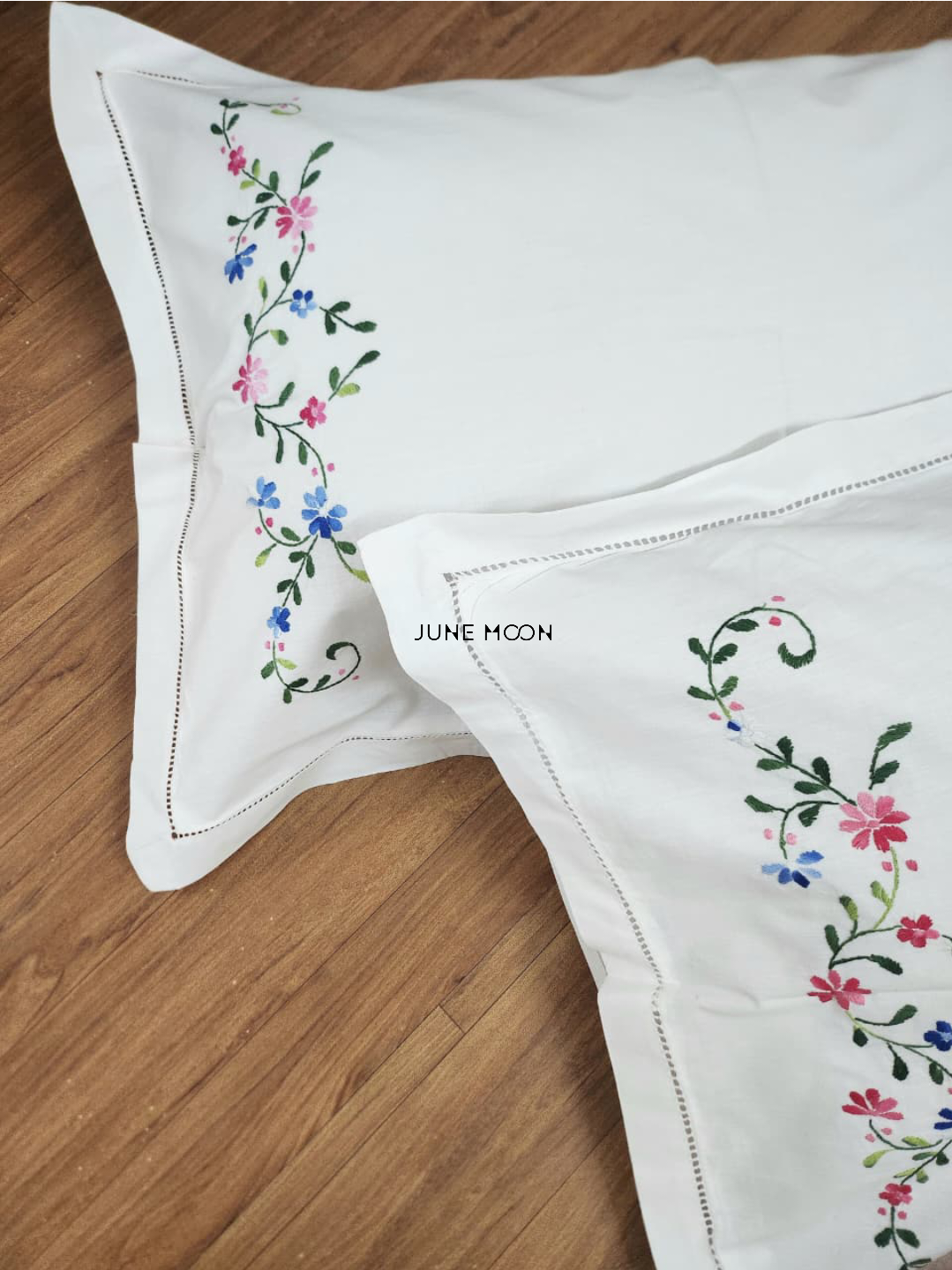 Bella - Set Of 2 Embroidered Pillow Cases