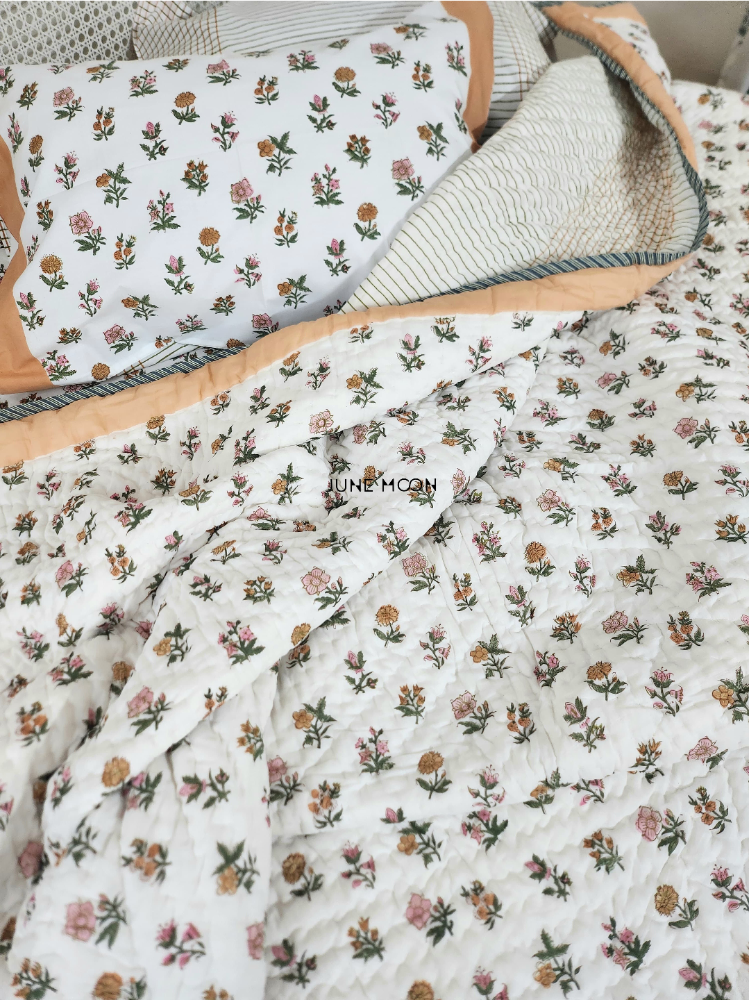Barfi - Set of Quilt &amp; Bedsheet