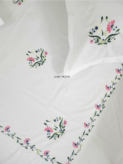 Stella - Embroidered Bedsheet Set