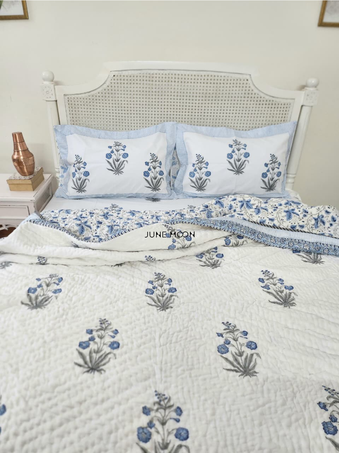 Falak - Set of Quilt &amp; Bedsheet